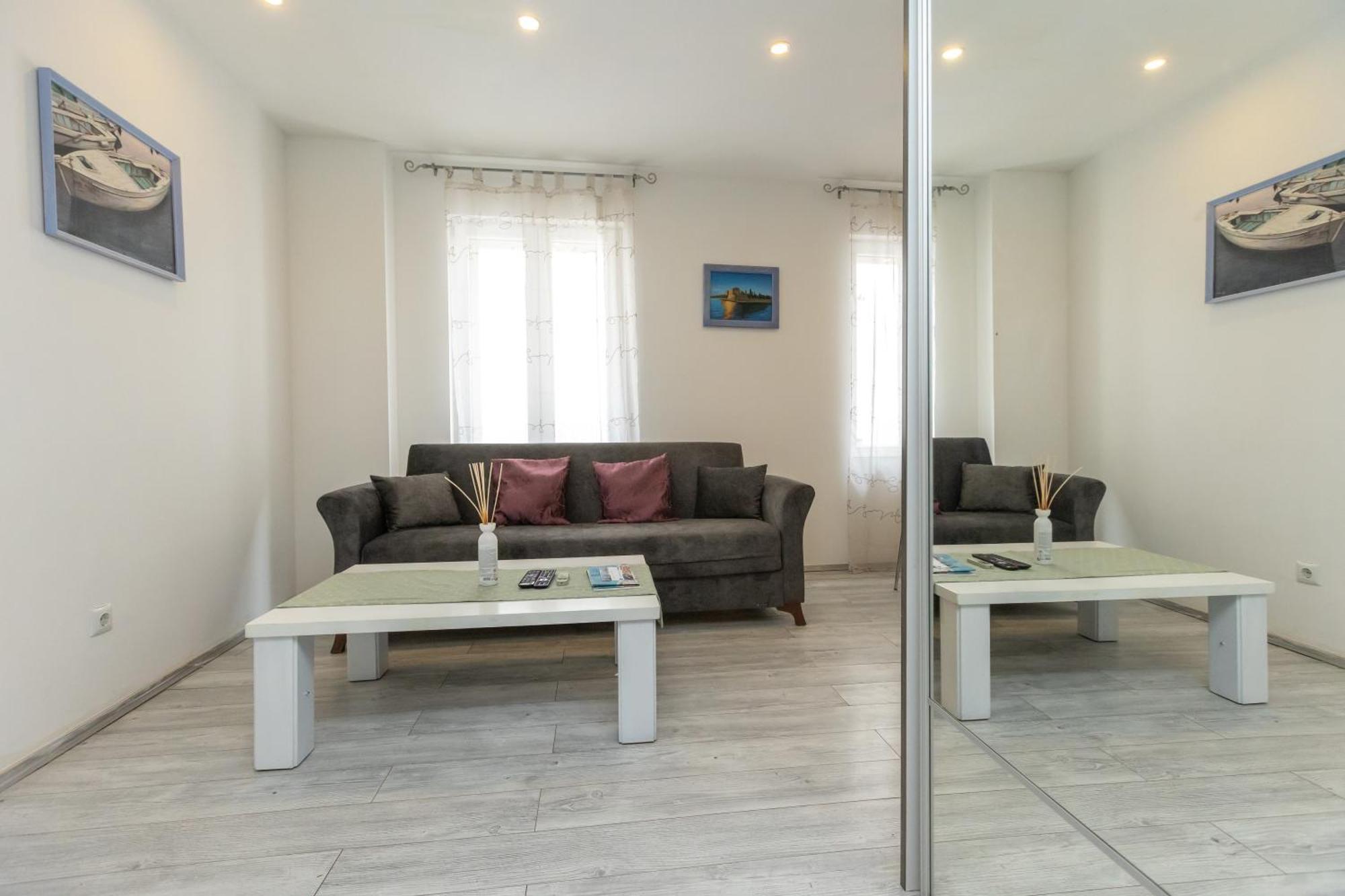 Alpha Loft 1Br Apartment In Center Zadar Exterior photo